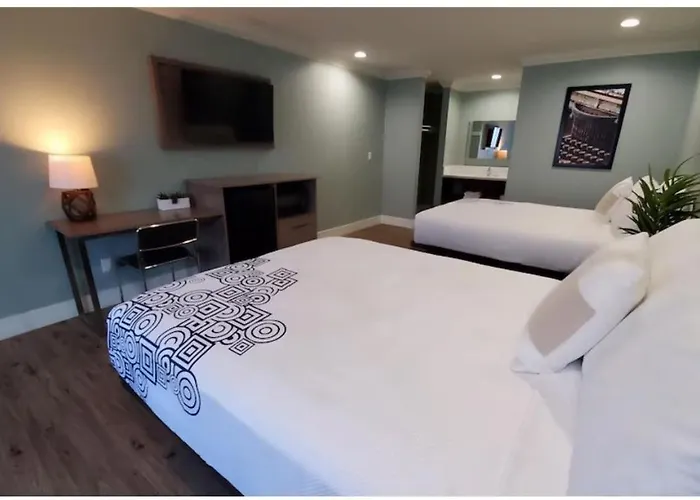 Crestridge Inn Near Lax, Sofi Stadium & Intuit Dome