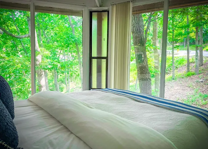 Treetop Village-2Bed2Bathpoolsdockpickleball