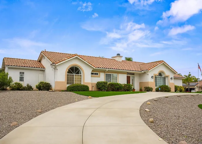 Explore Ramona'S Vineyards: Tranquil Home W/ Yard