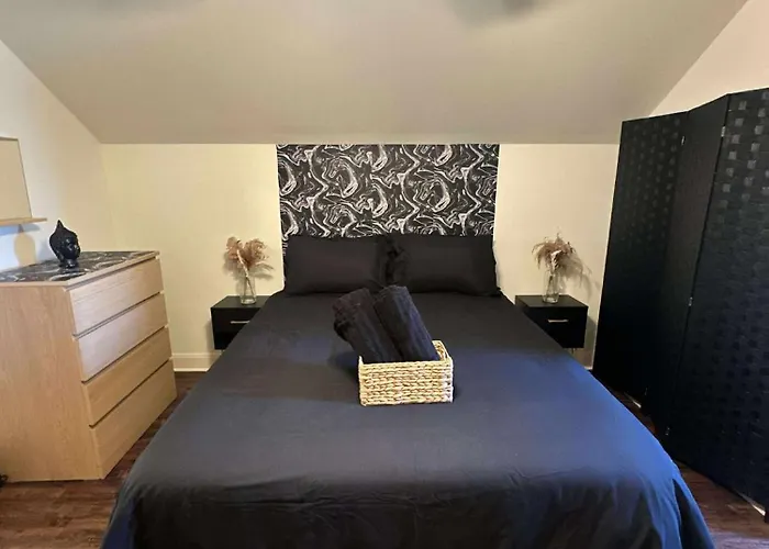 Trendy-Attic At Rice Village