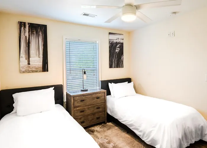 Watermen'S Cabana 1B - 2-Bed, 1-Bath Apartment - Walk To Beach Access & Pet Friendly!
