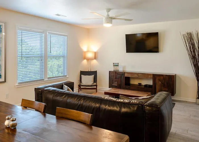 Watermen'S Cabana 1B - 2-Bed, 1-Bath Apartment - Walk To Beach Access & Pet Friendly!