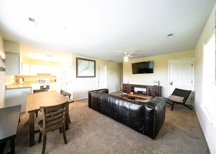Watermen'S Cabana 2C - 3-Bed, 2-Bath Apartment - Walk To Beach Access & Pet Friendly!