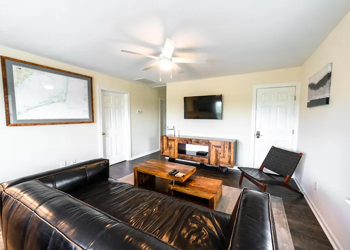 Watermen'S Cabana 2C - 3-Bed, 2-Bath Apartment - Walk To Beach Access & Pet Friendly!
