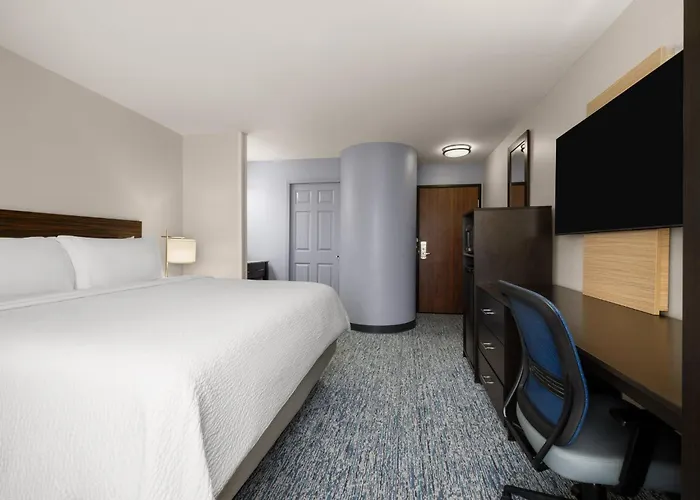 Garner Hotel Topeka West By Ihg