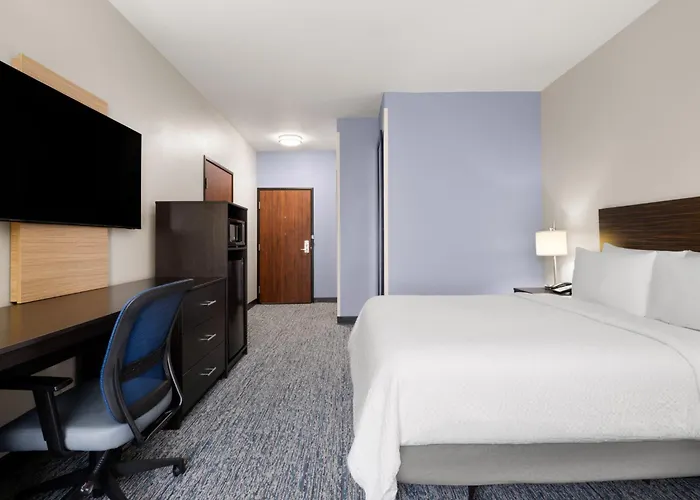 Garner Hotel Topeka West By Ihg