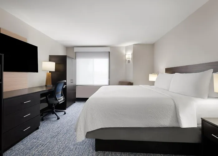 Garner Hotel Topeka West By Ihg