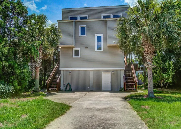 Carolina Boulevard 128