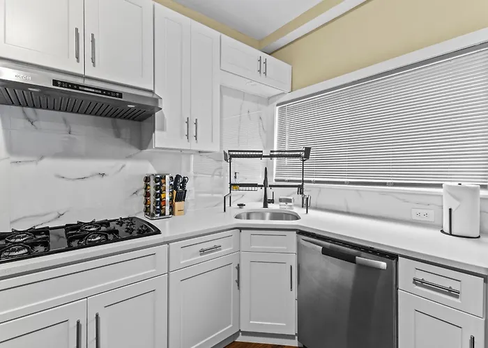 Totally Renovated 3Br Apartment
