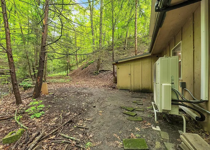 Peaceful Lakefront Getaway On Cayuga Lake