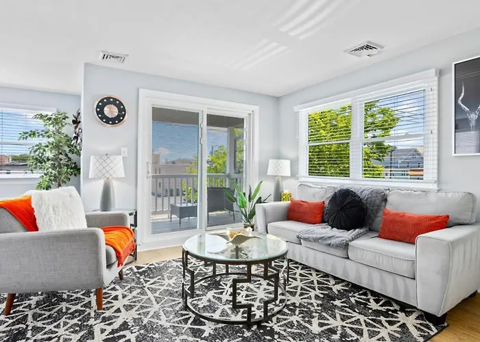 2Br Beach Escape - Walk To Boardwalk - Parking