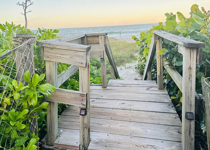 Steps To Sand - Free Parking - No Crowds - Grill