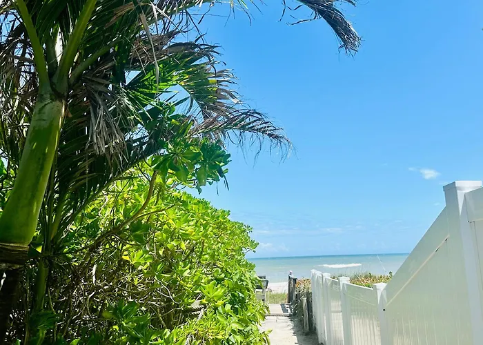 Steps To Sand - Free Parking - No Crowds - Grill