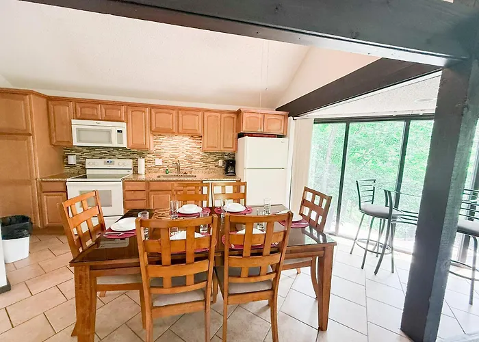 Treehouse Treetop Vllage57-3Bed3Bapools-8Pp