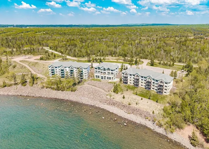 Breathtaking Lake Views Studio, 2 Queen Beds, Fireplace And Heated Indoor And Outdoor Pools