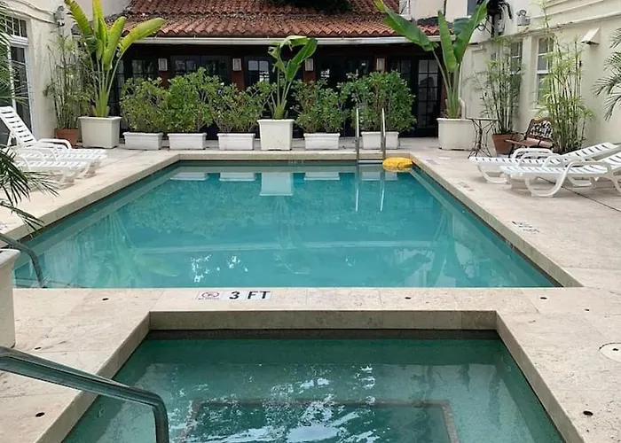 Pool And Jacuzzi. Walk To Beach, South Point Pier