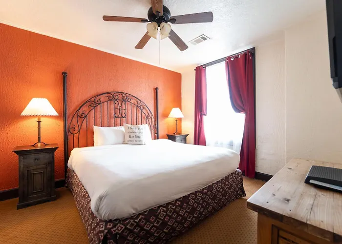 The Holland Hotel