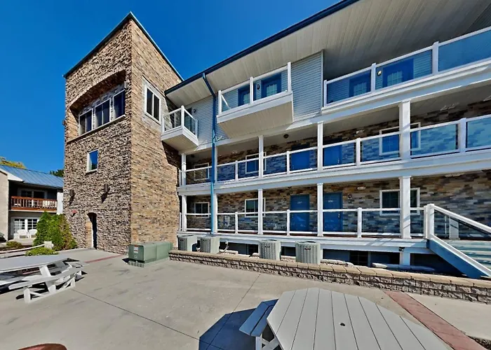 Put-In-Bay Waterfront Condo #211