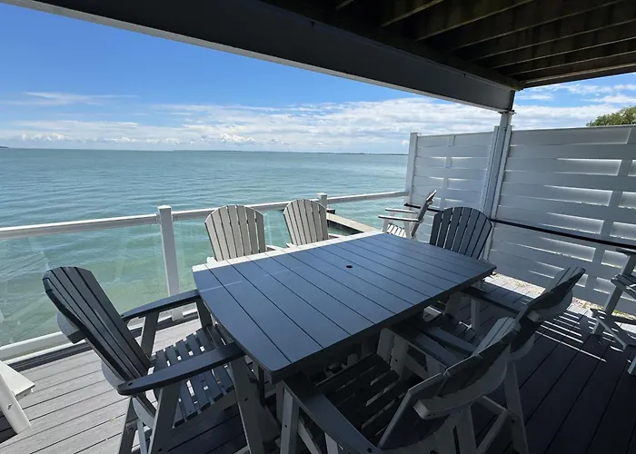 Put-In-Bay Waterfront Condo #209