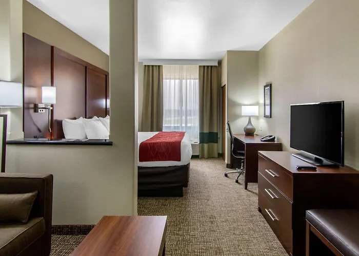 Comfort Inn & Suites Shawnee - Kansas City