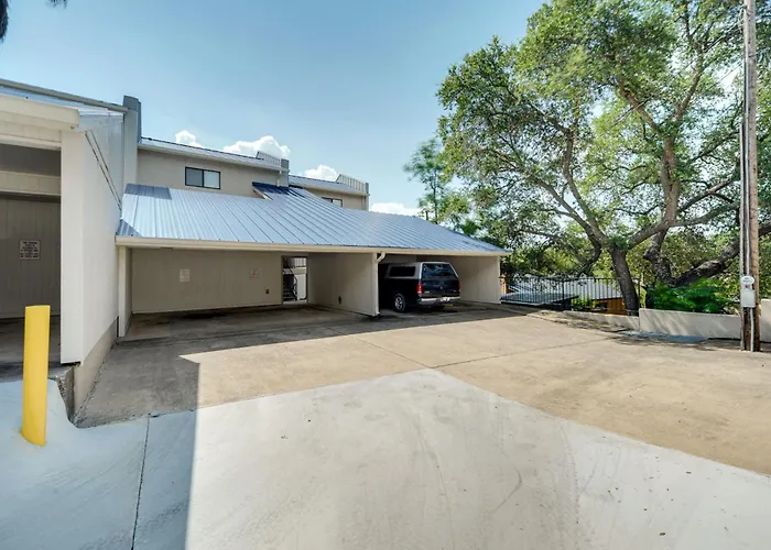 The South Shore Of Lake Travis: Spicewood Condo