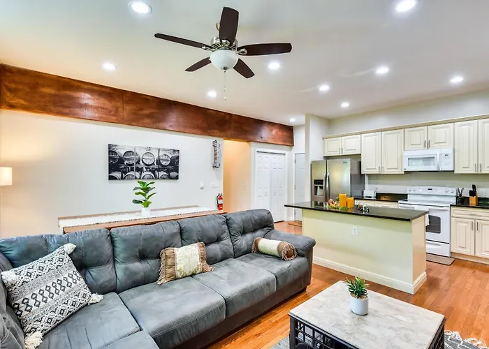 Cozy Sawyer Apartment - 2 Mi To Warren Dunes Park!
