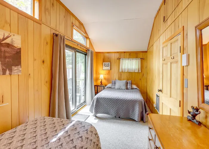 Lake Pleasant Cabin On 3 Acres W/ Private Beach!