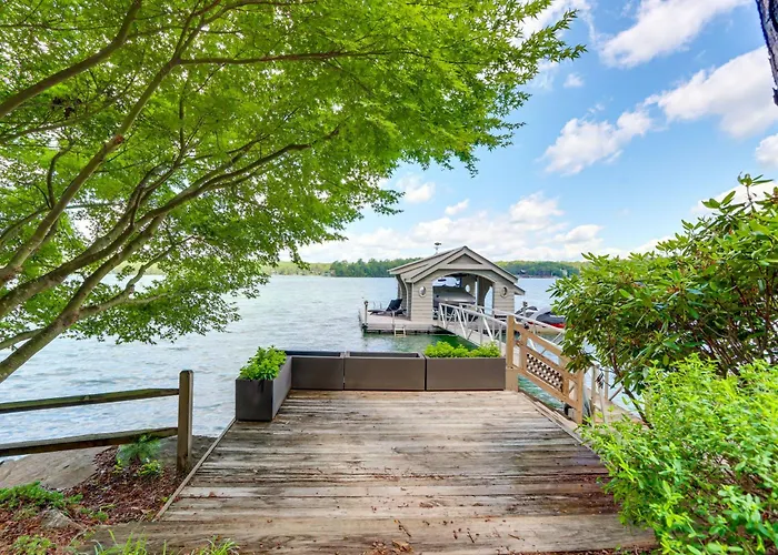 Waterfront Escape On Blue Ridge Lake W/ Dock!