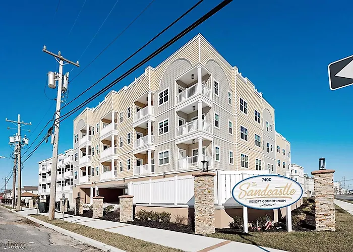 Residence 103S At The Sandcastle Condominiums
