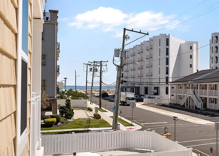 Residence 103S At The Sandcastle Condominiums