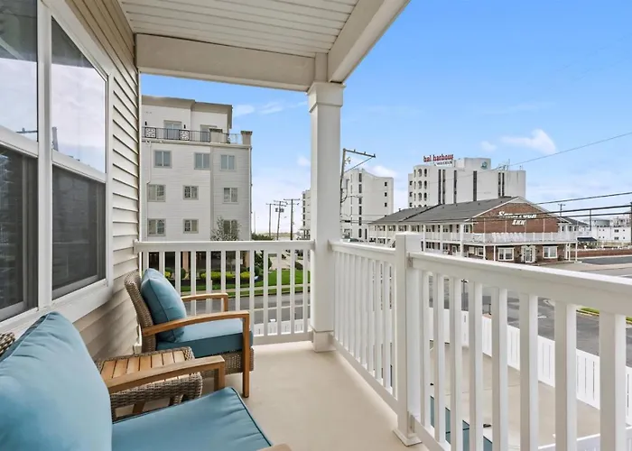 Residence 101S At The Sandcastle Condominiums