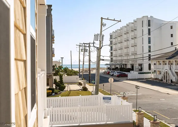 Residence 104S At The Sandcastle Condominiums