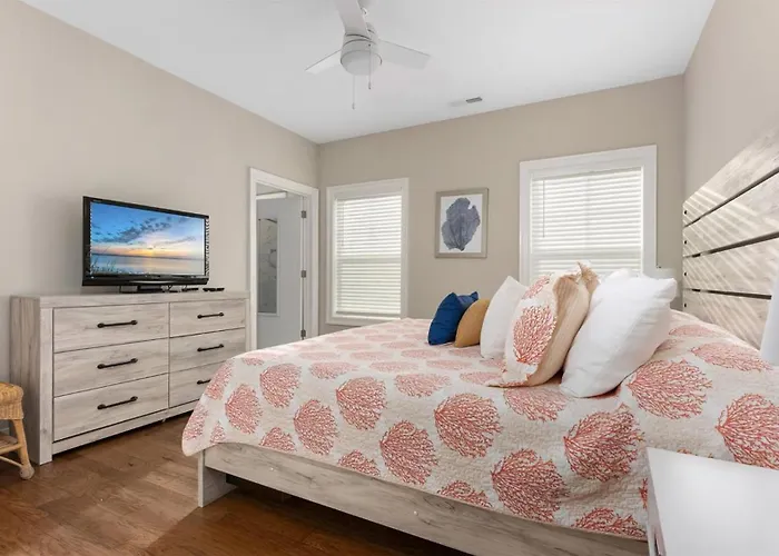 Residence 101S At The Sandcastle Condominiums