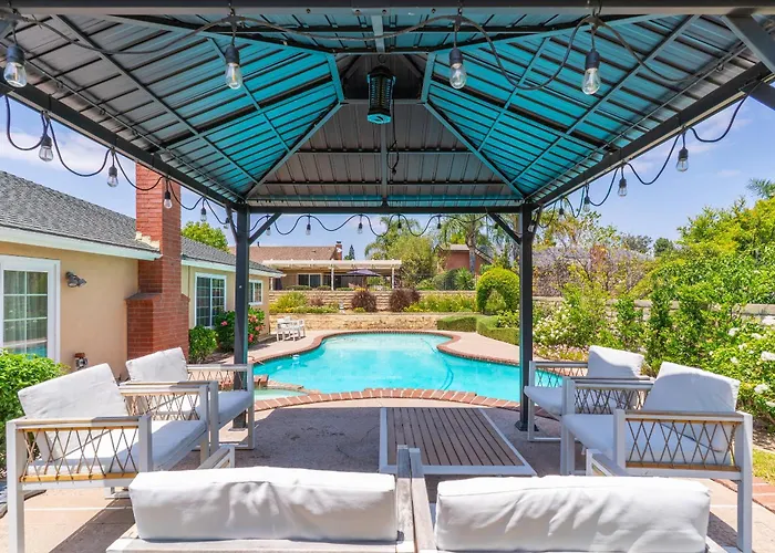 @ Marbella Lane - Contemporary 4Br Charm W/ Pool
