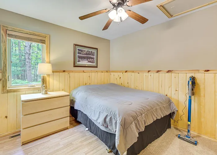 Four-Season Lake Cabin W/ Canoe & Paddle Boat!