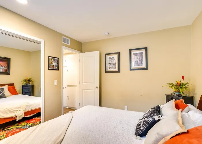 Newport Beach Vacation Rental: Steps To Shore!