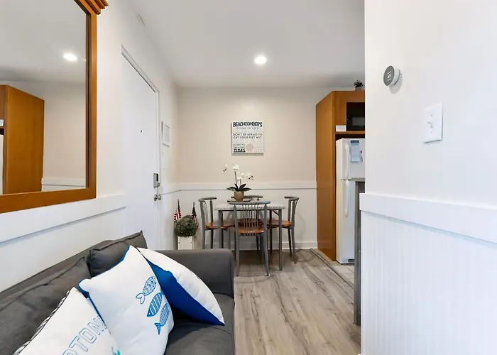 Stylish Studio W/ Pool, Steps To Wildwood Crest!