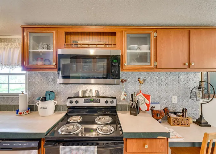 24 Mi To Morrison Springs County Park: Cozy Home