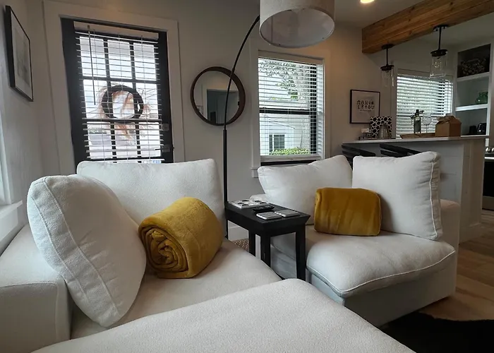 Walk To Best Eats And Shops And Stay In Style
