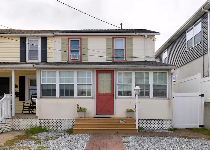 4Br Townhome Right Near The Bay With New Patio