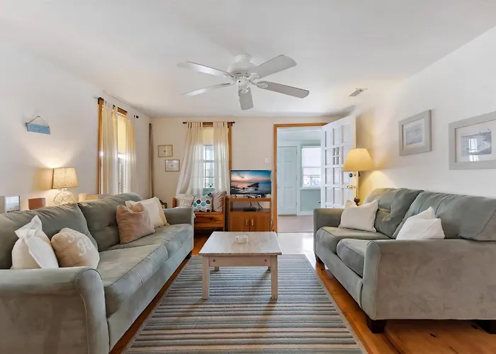 4Br Townhome Right Near The Bay With New Patio