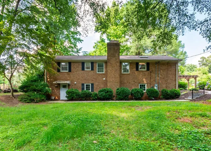 Modern Basement Suite, 2Br Sofa Bed, Parking