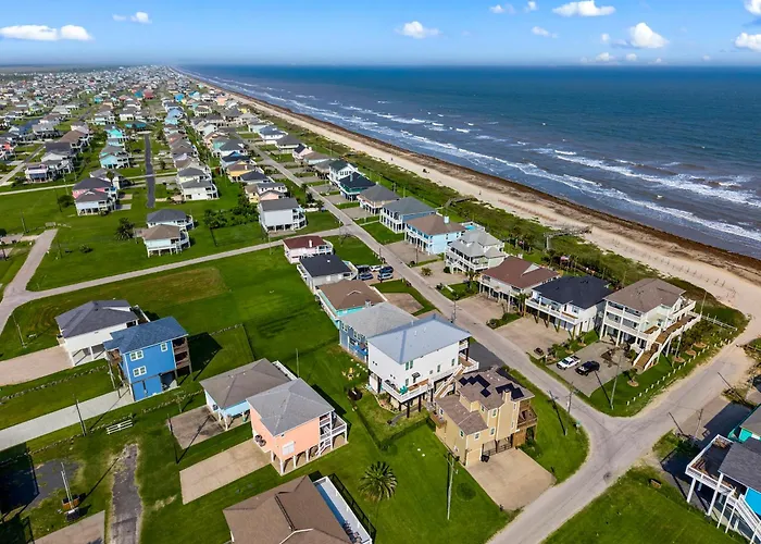 3Br - Amazing Game Room, Steps To Beach, Firepit