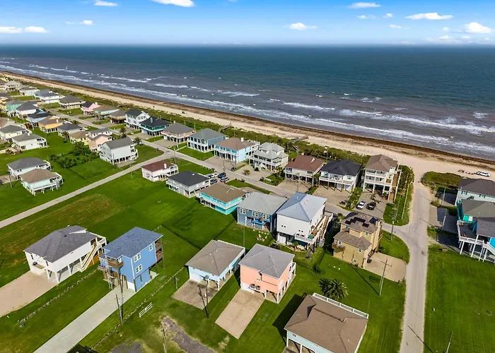3Br - Amazing Game Room, Steps To Beach, Firepit