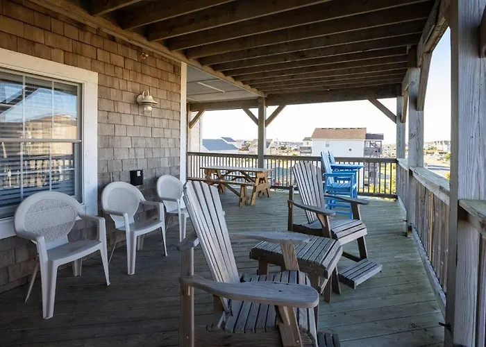 Steps From The Beach - Spacious Condo With Amenities