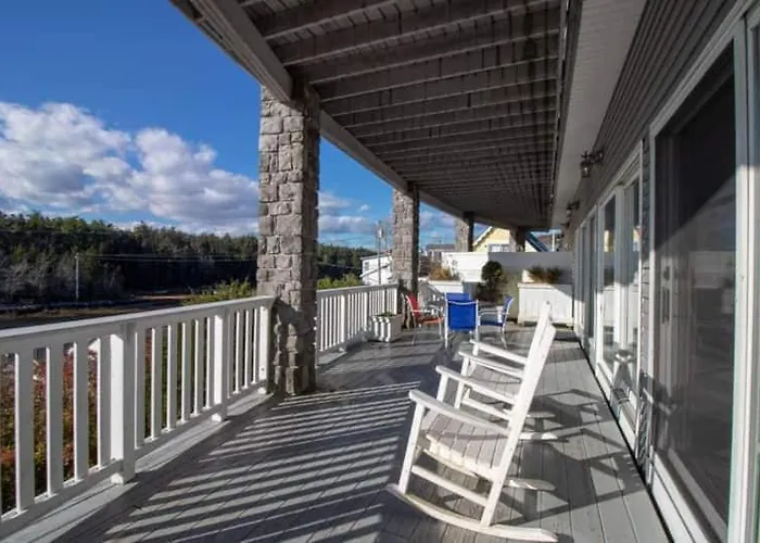 Fantastic Waterfront Views