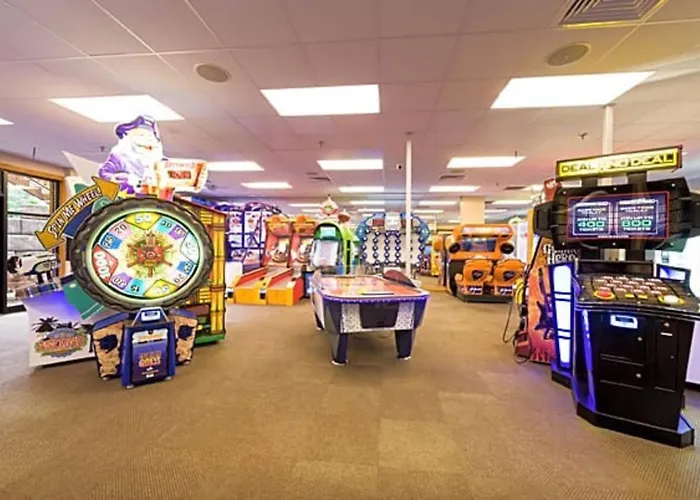 Gatlinburg Cabin With Waterpark, Minigolf, Zipline