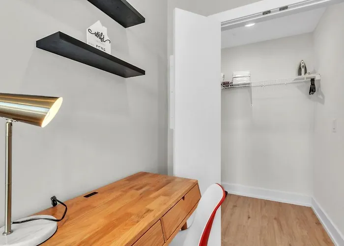 Luxe Studio With City Views - Near Fishtown