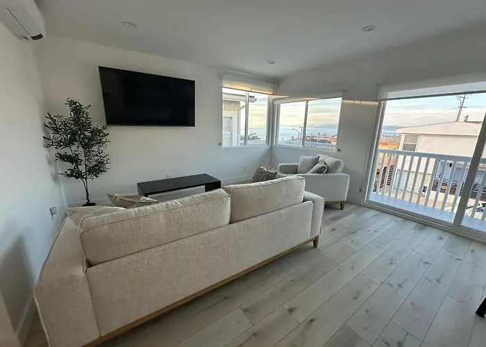 Manhattan Beach Modern Panoramic Sea View
