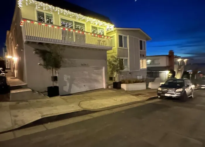 Manhattan Beach Modern Panoramic Sea View